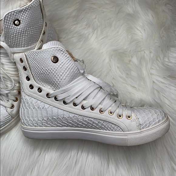 White lace up hi-top sneakers - Picture 2 of 4